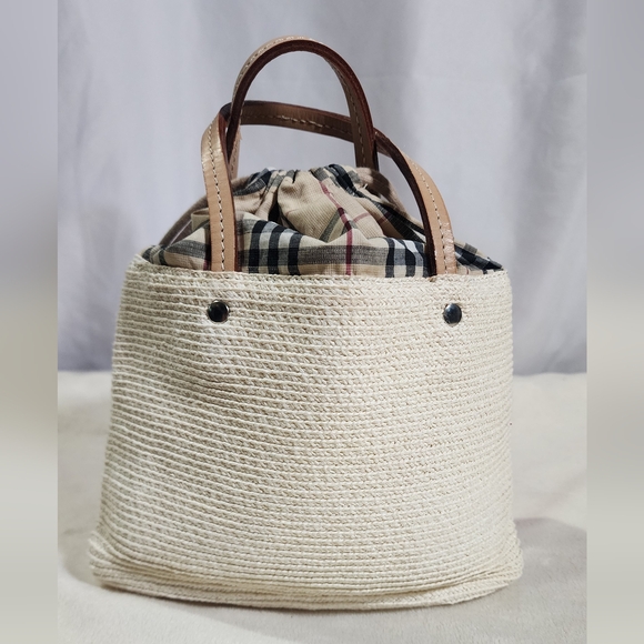 Burberry White House Check mini Drawstring tote. - Picture 2 of 13